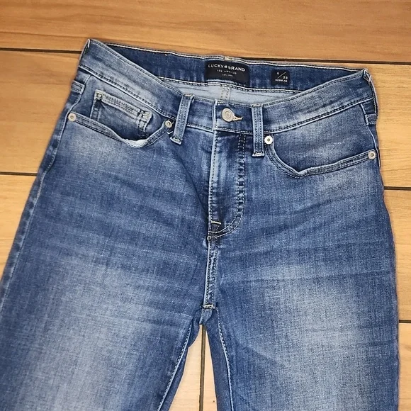 **Lucky brand Jean's size:6** - Picture 3 of 8